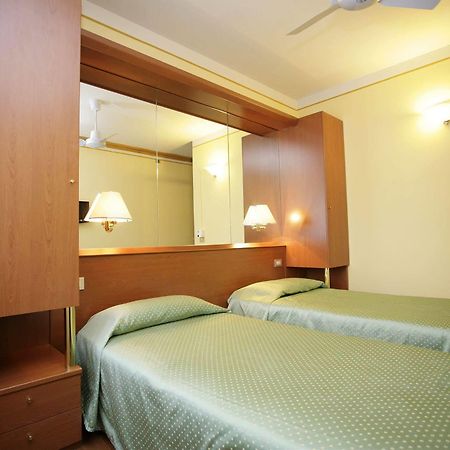 Hotel Ezzelino Сан-Ценоне Экстерьер фото